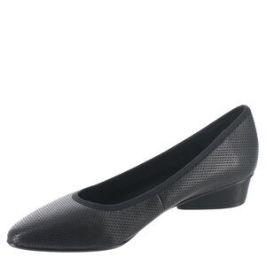⌚️Vaneli⌚️Women's Black Fiona Perforated Flats  NWOB  Size 7